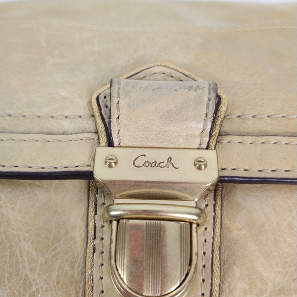 Coach Layla distressed leather small purse - Picture 5 of 13